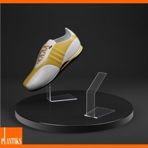 Plexisklový držák obuvi  ― Plastiks  - zakázková výroba z plexiskla.